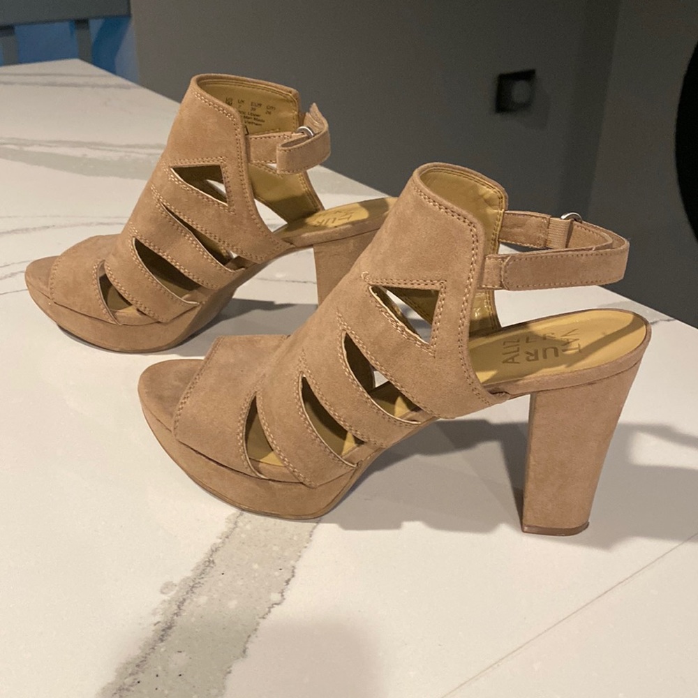 Naturalizer Sandals